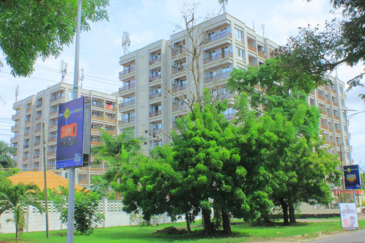 Spacious Apartment Near The Beach In Masaki Dár Al-Szalám Kültér fotó